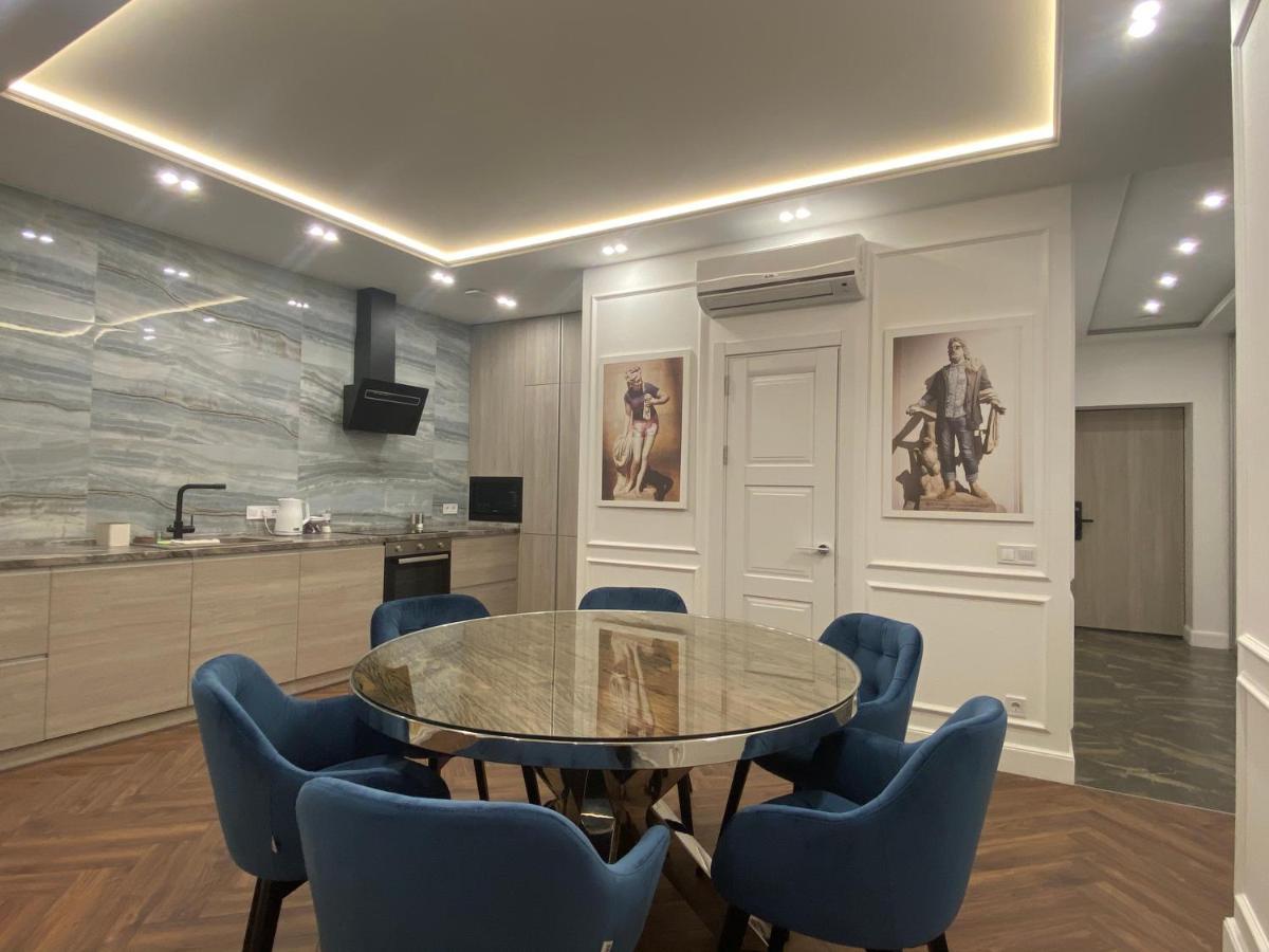 Modern Classic 2 Bedroom Near * Dnipro