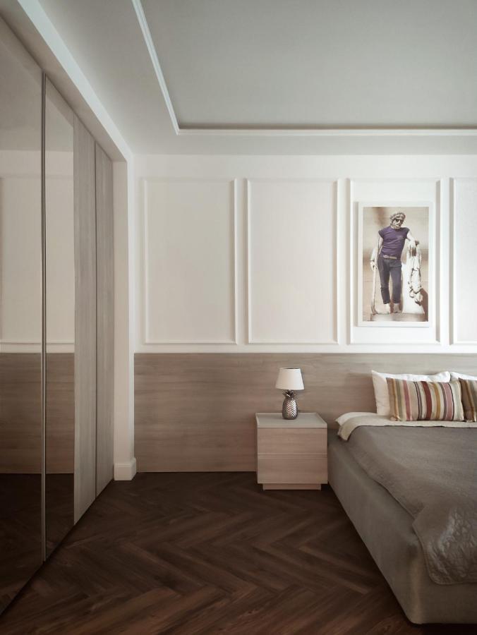 Modern Classic 2 Bedroom Near Apartment *