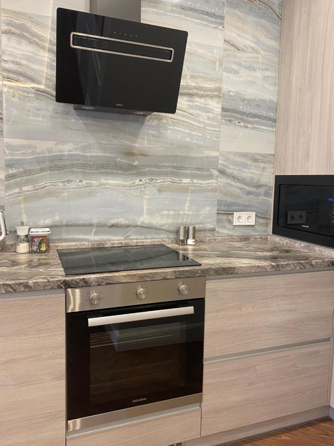 Modern Classic 2 Bedroom Near * Dnipro