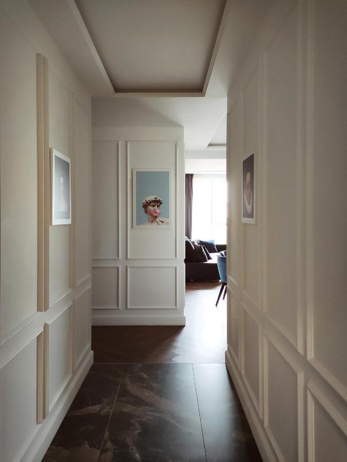 Modern Classic 2 Bedroom Near *